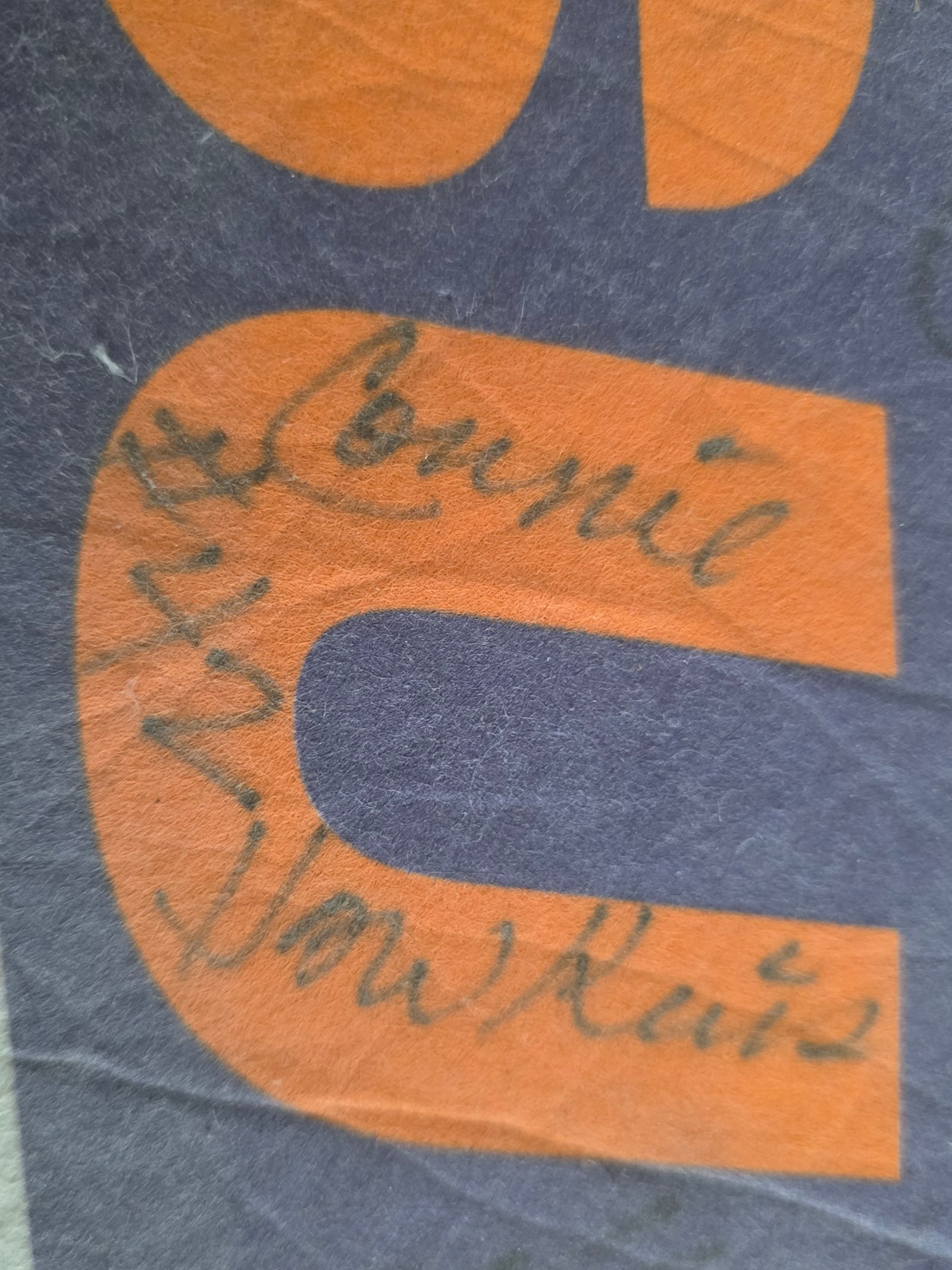 Phoenix Suns Autographed Pennant: Signature detail 2