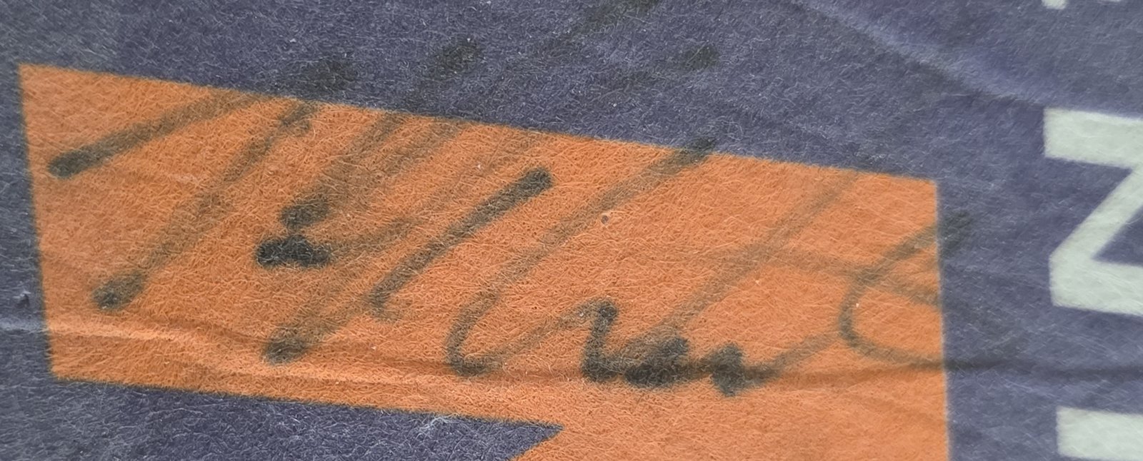 Phoenix Suns Autographed Pennant: Signature detail 4